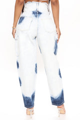 Livin' In A Dream Bleached Balloon Jeans - Light Blue Wash