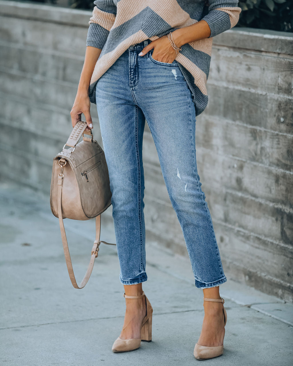 Busy High Rise Distressed Denim – VP Clothes