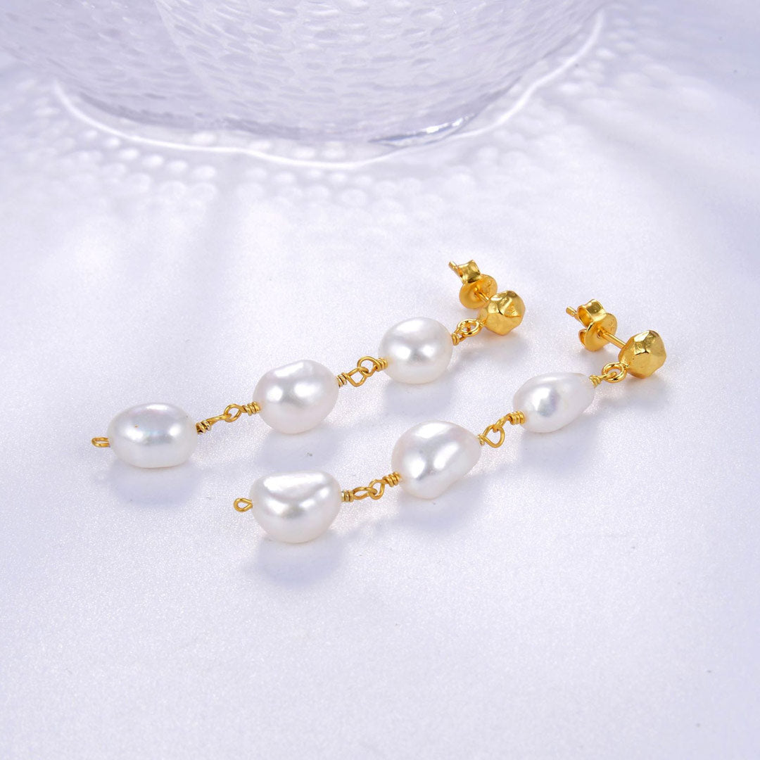 Vintage Chain Linked Dripping Pearl Beaded Drop Earrings - White